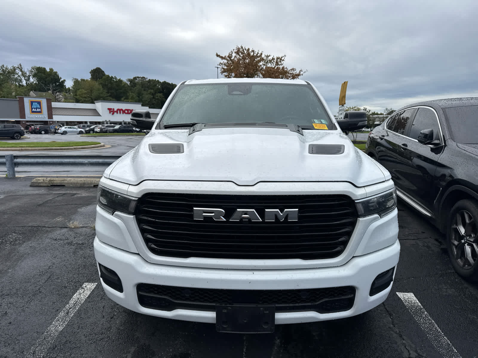 Used 2025 RAM 1500 Laramie w/ Sport Appearance Package AWD/4WD image 2
