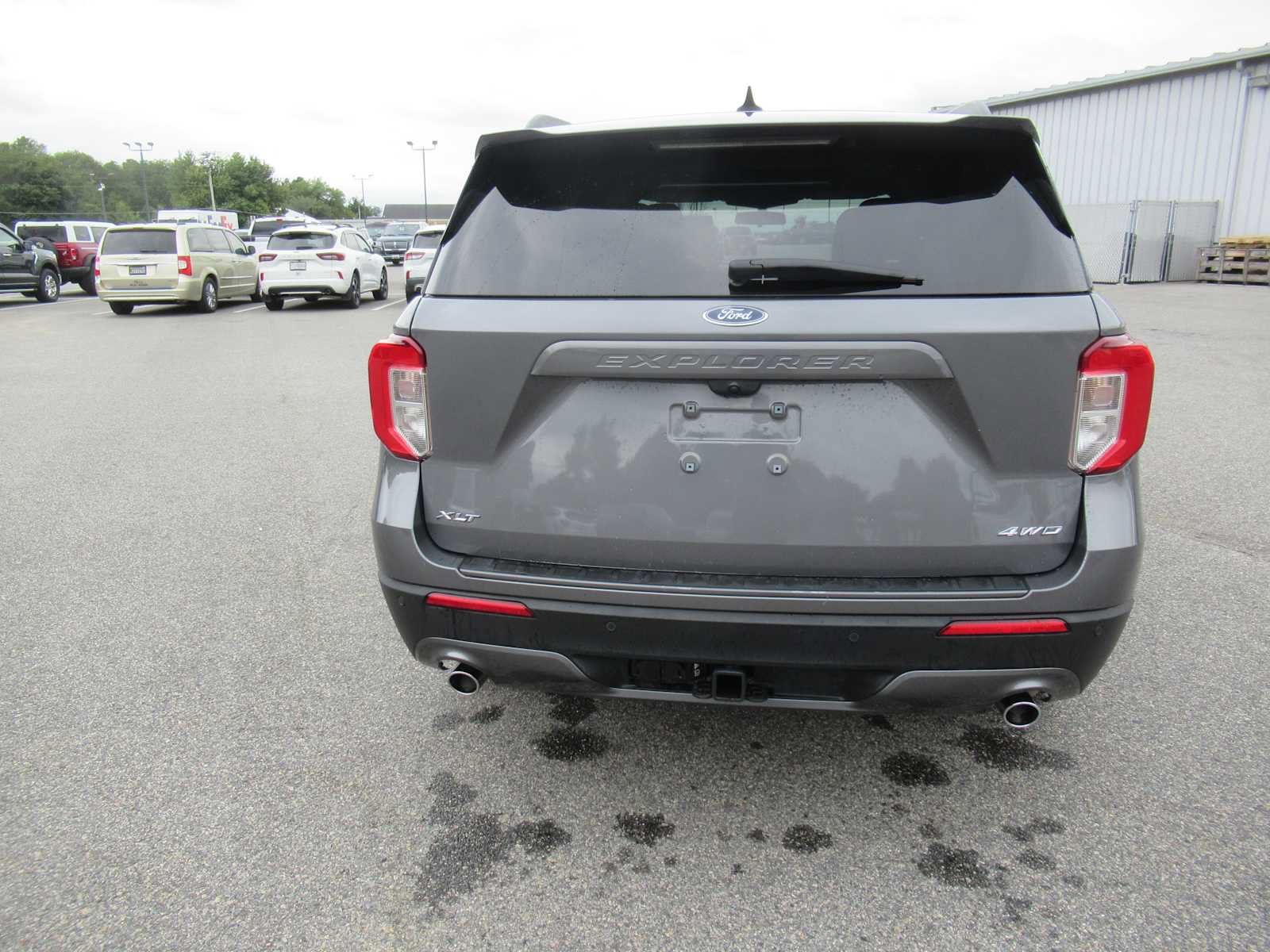 Used 2022 Ford Explorer XLT w/ Equipment Group 202A AWD/4WD image 6