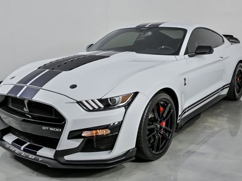 Used 2021 Ford Mustang Shelby GT500 w/ Technology Package image 6