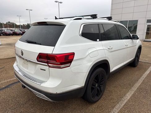 Used 2018 Volkswagen Atlas SEL Premium image 3
