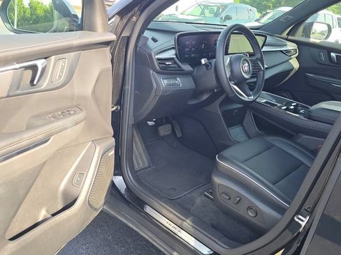 Used 2025 Buick Enclave Preferred FWD image 9