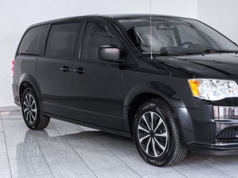 Used 2018 Dodge Grand Caravan SE w/ UConnect Hands-Free Group FWD image 52