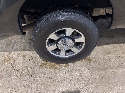 Used 2016 Ford F250 Lariat w/ Lariat Interior Package image 9