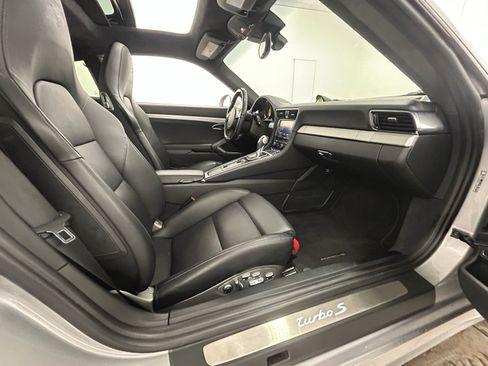 Used 2014 Porsche 911 Turbo S image 37