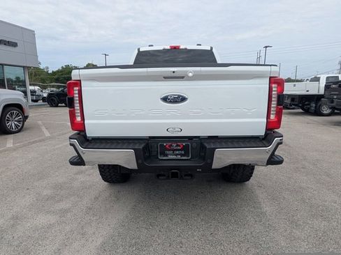 Used 2025 Ford F250 Lariat w/ Chrome Package image 5