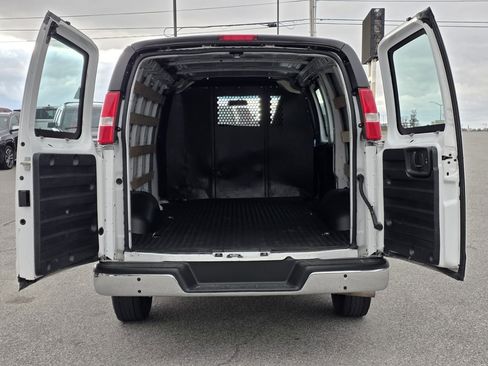 Used 2023 GMC Savana 2500 w/ Driver Convenience Package image 7