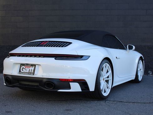 Used 2024 Porsche 911 Carrera image 9