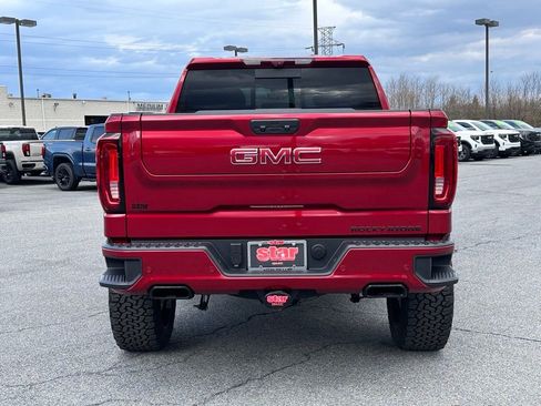 Used 2025 GMC Sierra 1500 AT4 w/ AT4 Premium Package AWD/4WD image 8