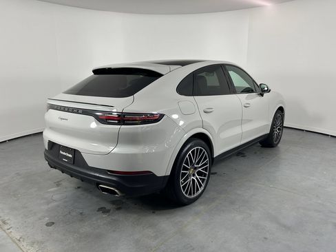Certified 2023 Porsche Cayenne Coupe AWD/4WD image 7