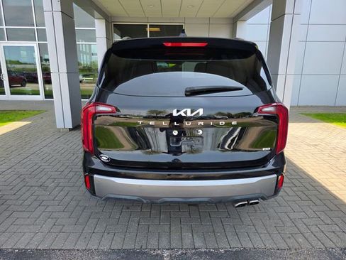 Used 2025 Kia Telluride S AWD/4WD image 3