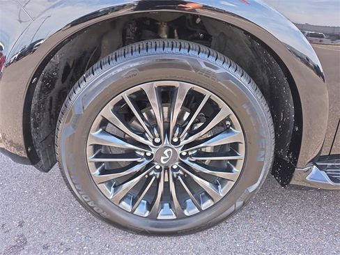 Used 2023 INFINITI QX80 Sensory w/ All-Season Package image 9