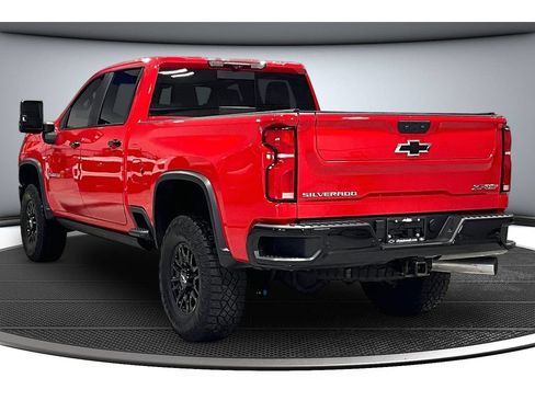 Used 2024 Chevrolet Silverado 2500 ZR2 w/ Technology Package AWD/4WD image 19