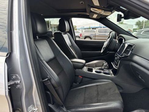 Used 2020 Jeep Grand Cherokee Altitude RWD image 28
