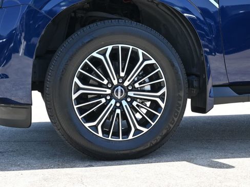 Used 2025 Nissan Armada Platinum RWD image 26