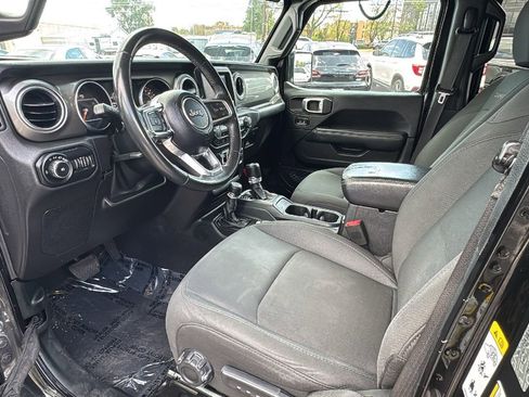 Used 2020 Jeep Wrangler Unlimited Sahara AWD/4WD image 10