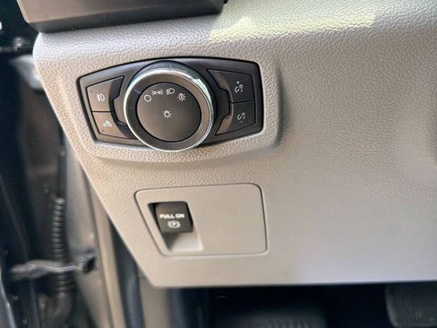Used 2015 Ford F150 XL w/ Equipment Group 101A Mid AWD/4WD image 18