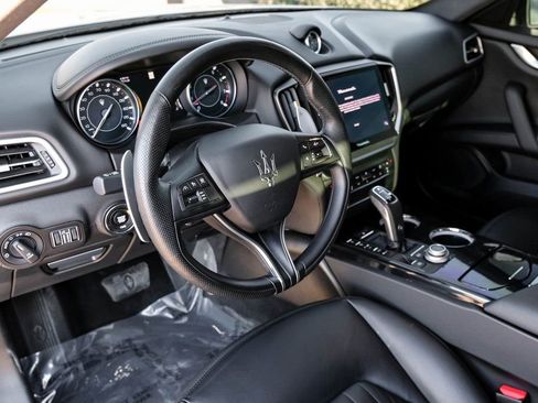 Used 2023 Maserati Ghibli Modena image 12