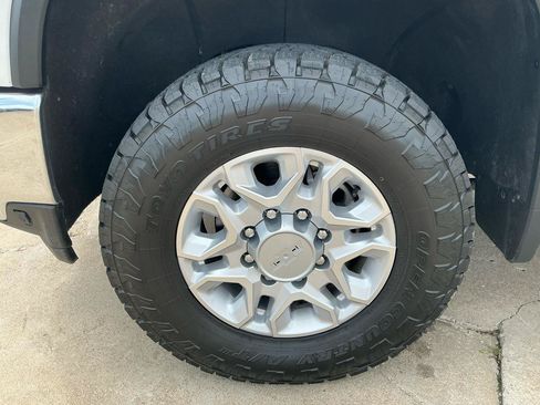 Used 2022 Chevrolet Silverado 2500 LT w/ Convenience Package AWD/4WD image 30