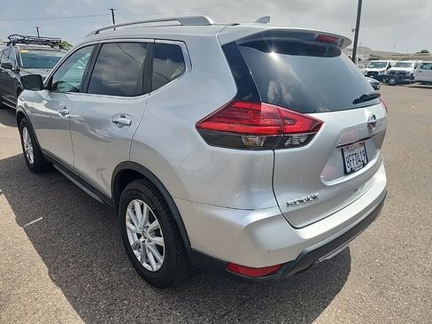 Used 2017 Nissan Rogue SV FWD image 11