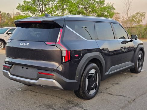 New 2026 Kia EV9 Wind image 7