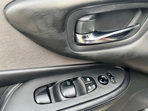 Used 2019 Nissan Murano SV image 14