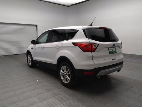 Used 2019 Ford Escape SE image 5