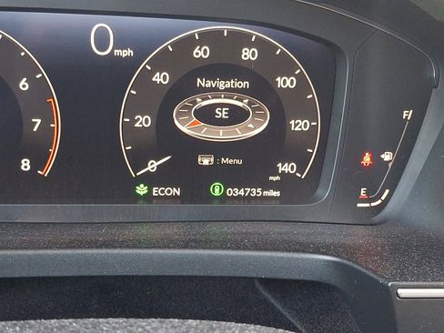 Used 2023 Honda Pilot Elite image 2
