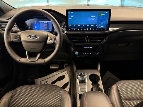 Used 2024 Ford Escape ST-Line w/ Tech Pack #1 AWD/4WD image 9