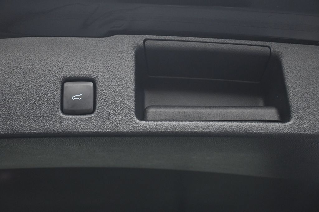 Used 2024 Ford Escape ST-Line w/ Tech Pack #1 AWD/4WD image 4