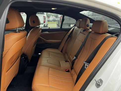 Used 2022 BMW 540i w/ Executive Package image 10