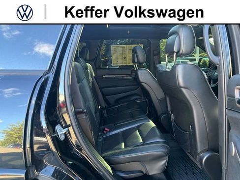 Used 2017 Jeep Grand Cherokee Overland w/ Jeep Active Safety Group AWD/4WD image 30