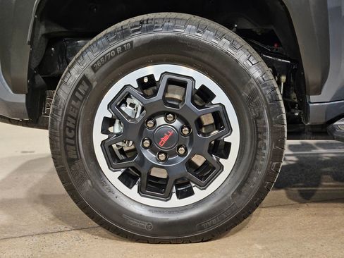 Certified 2025 Toyota 4Runner TRD Off-Road AWD/4WD image 17