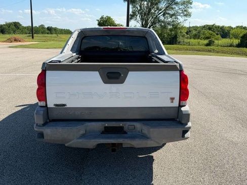 Used 2002 Chevrolet Avalanche 2WD image 6