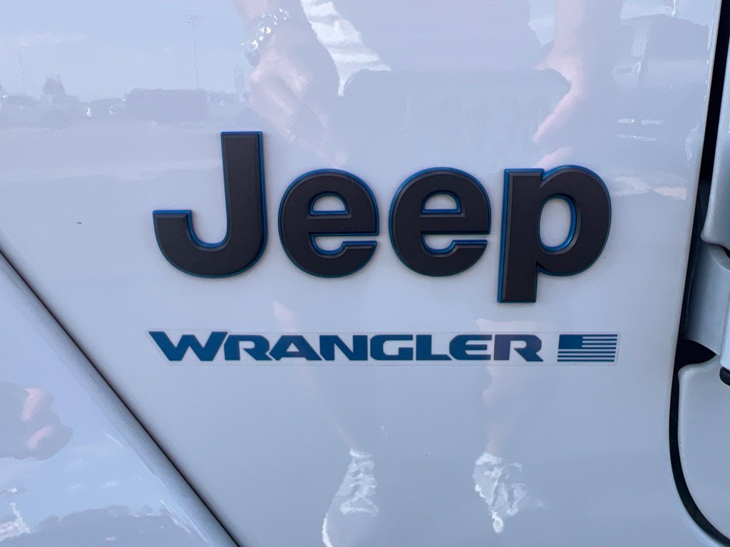 Used 2025 Jeep Wrangler Unlimited Sahara AWD/4WD image 15