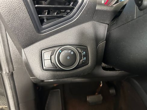 Used 2017 Ford Escape SE w/ Equipment Group 201A AWD/4WD image 16