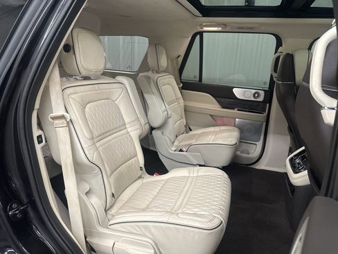 Used 2020 Lincoln Navigator Black Label w/ Cargo Convenience Package image 40