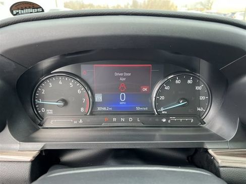 Used 2022 Ford Explorer Limited w/ Equipment Group 301A AWD/4WD image 10