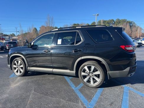 Used 2023 Honda Pilot Touring image 10