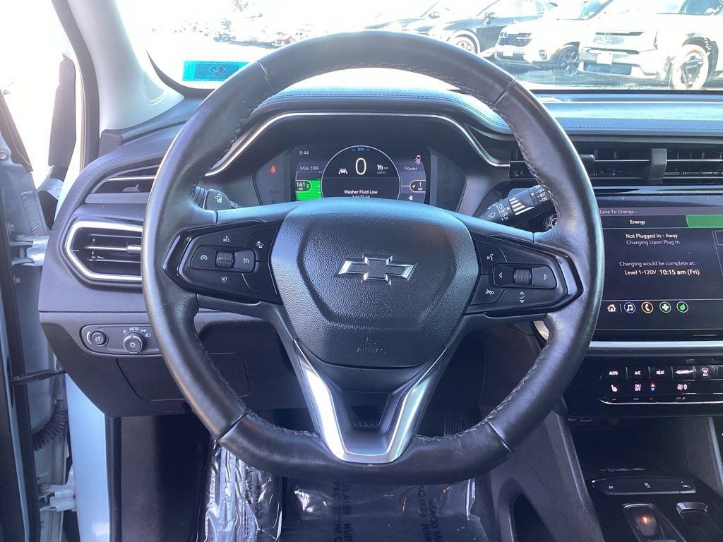 Used 2022 Chevrolet Bolt EUV LT w/ Comfort Package FWD image 18