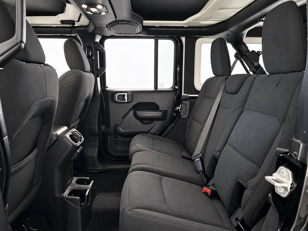 Used 2022 Jeep Wrangler Unlimited Sport AWD/4WD image 16