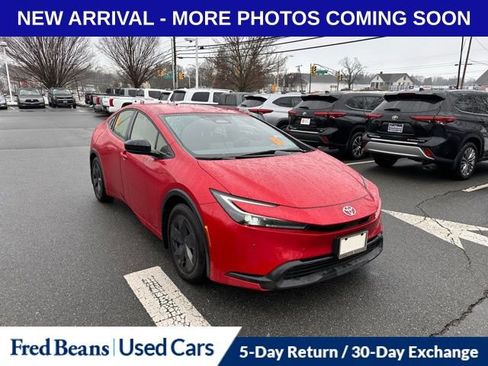 Used 2023 Toyota Prius LE image 1