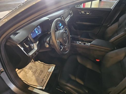 Used 2020 Volvo S60 T6 Momentum w/ Protection Package AWD/4WD image 16