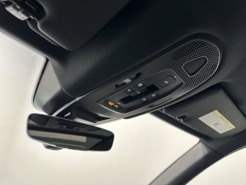 Certified 2025 Porsche Cayenne S image 33