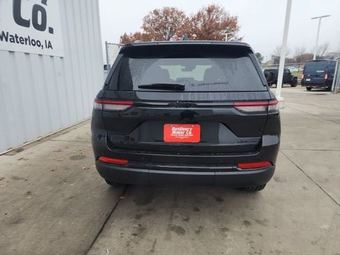 New 2025 Jeep Grand Cherokee Limited w/ Black Appearance Package image 22