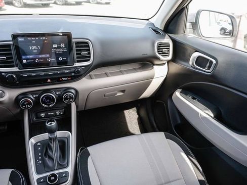 New 2026 Hyundai Venue SEL FWD image 18