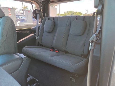 Used 2025 Jeep Wrangler Sport AWD/4WD image 17