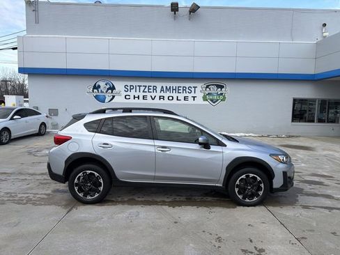 Used 2022 Subaru Crosstrek 2.0i Premium w/ Moonroof Package image 11