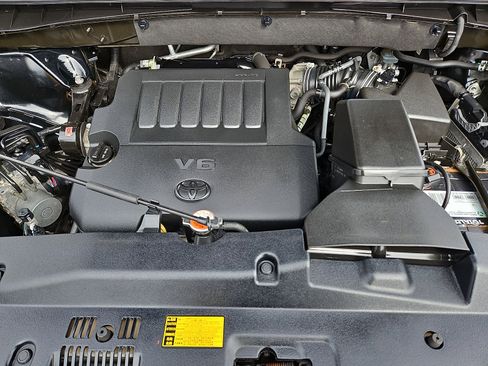 Used 2016 Toyota Highlander XLE image 27