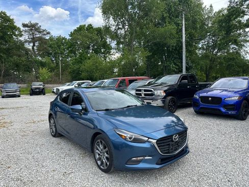 Used 2018 MAZDA MAZDA3 Grand Touring FWD image 3
