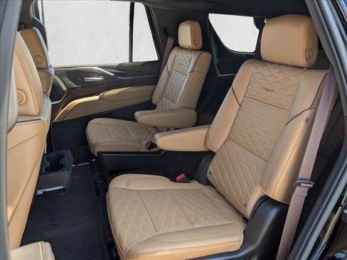 Used 2023 Cadillac Escalade Sport AWD/4WD image 19